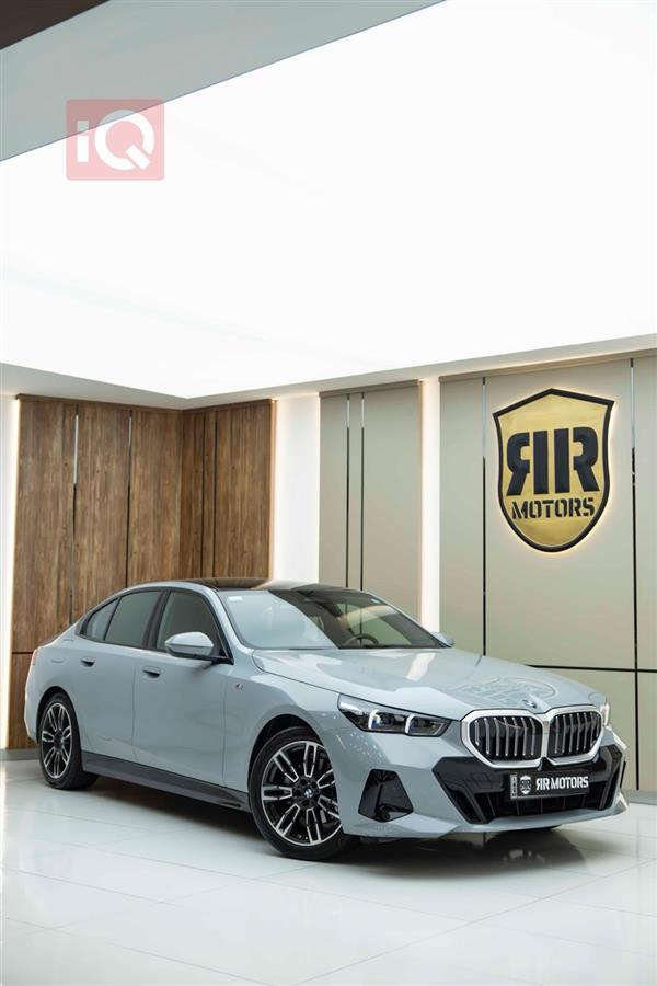 بی ئێم دەبڵیو سیریەس 5 2024  بۆ فرۆشتن لە عێراق - هەولێر